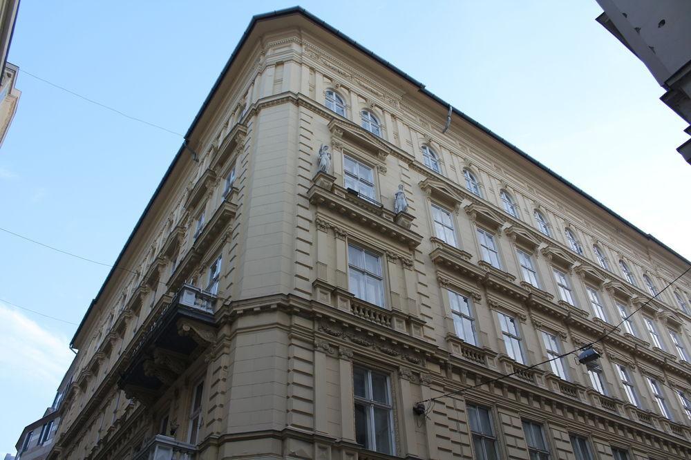 Old Monarchia Hotel Budapeste Exterior foto